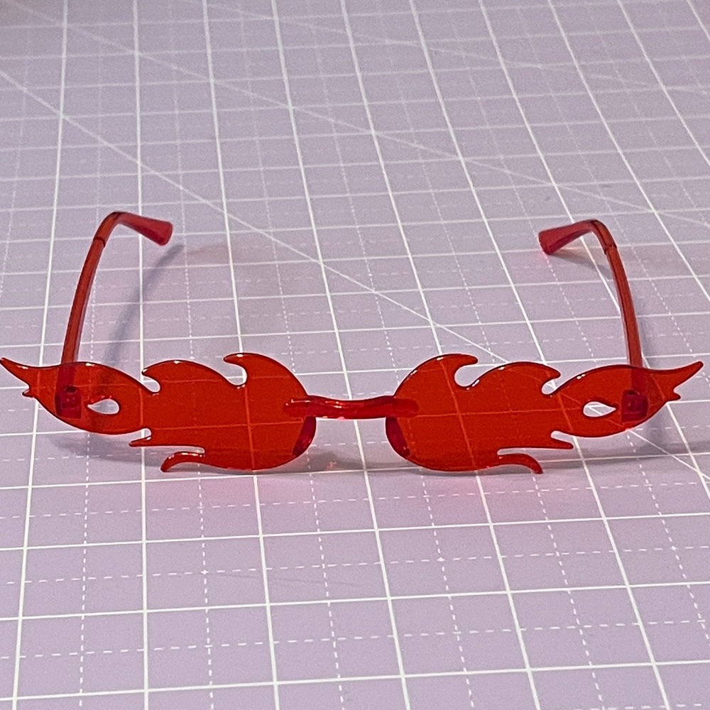 NWOT Lot of Red Fire Flame Sunglasses 8 Pack- Halloween Bachelorette Galentine - Picture 7 of 7
